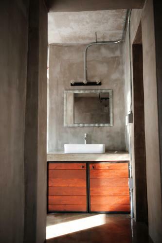 Hostal Twotwo House