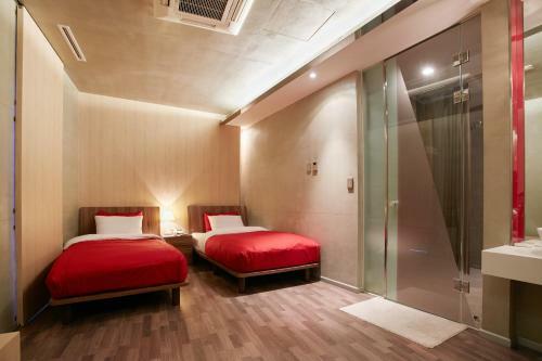 Tria Business & Boutique Hotel