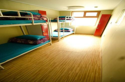 Hostal Kimchee Sinchon Guesthouse