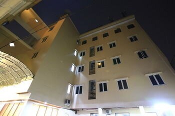 Hotel Reddoorz @ Petojo