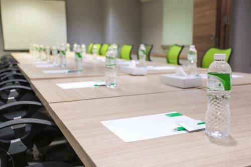 Hotel Legreen Suite Kuningan