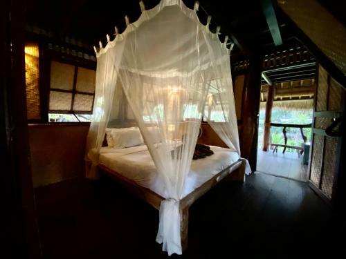 Flower Bud Bungalow Balangan