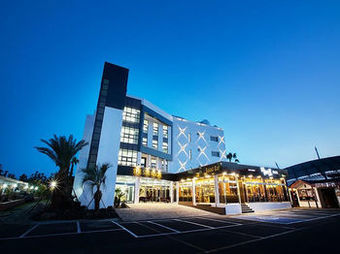 Hotel The Seri Resort