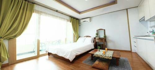 Jeju Bada Wi Olle Pension