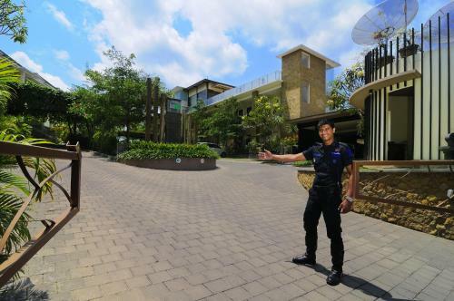 Hotel Denbukit Residence And Suite