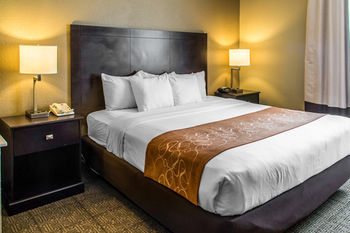 Hotel Comfort Suites I-35 North