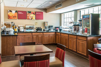 Hotel Comfort Suites I-35 North
