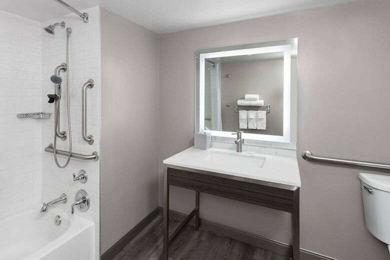 Hotel Quality Inn - West