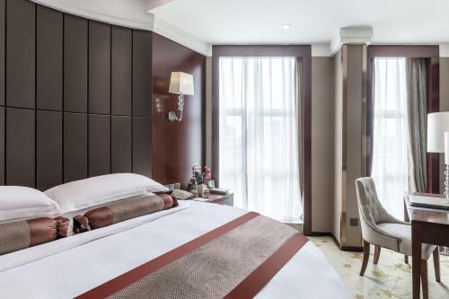 Chengdu Gladden Hotel