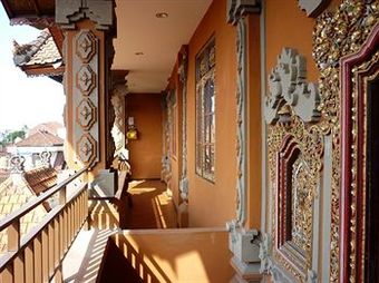 Hostal Bemo Corner Guest House