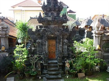 Hostal Bemo Corner Guest House