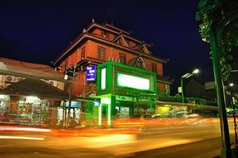 Hostal Bemo Corner Guest House