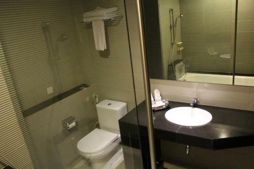 100 Sunset Hotel Managed By Eagle Eyes