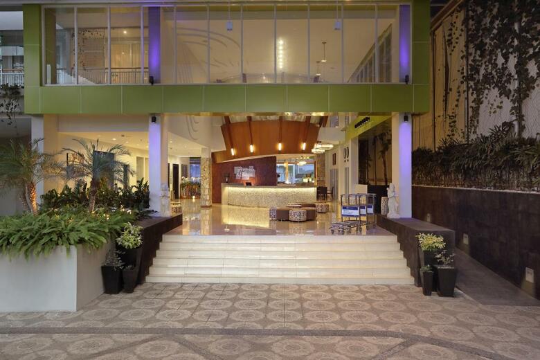 Hotel Holiday Inn Express Bali Raya Kuta