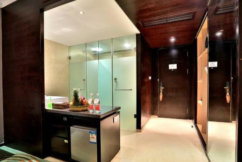 Yiwu Bali Plaza Hotel