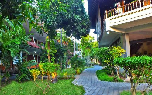 Palm Beach Hotel Bali