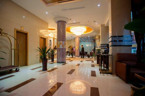 Yiwu Luckbear Hotel