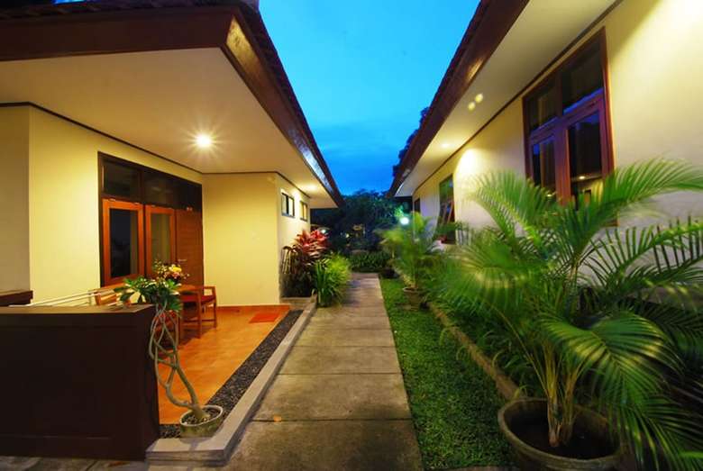 Hotel Yulia Beach Inn Kuta