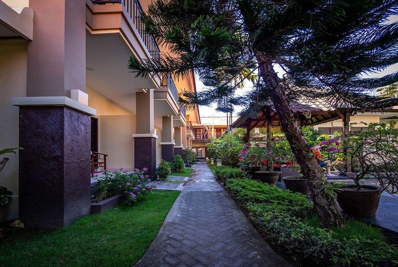 Hotel Yulia Beach Inn Kuta
