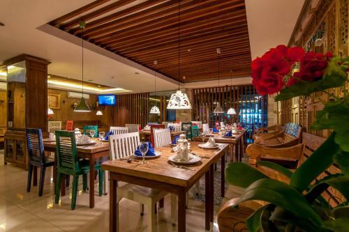 Rhadana Hotel