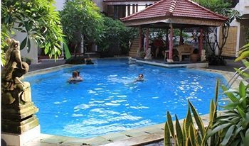 Hotel The Flora Kuta Bali
