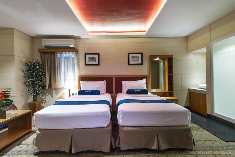 Kutabex Beachfront Hotel