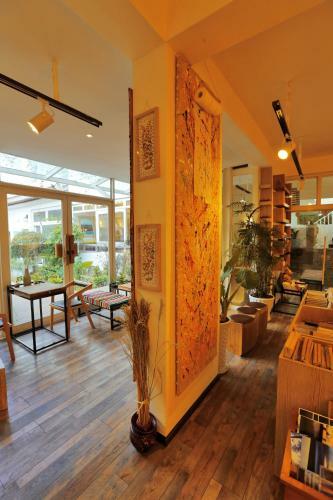 Dali Words Collection Hostel