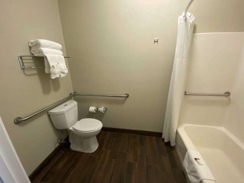 Hotel Comfort Suites North Academy