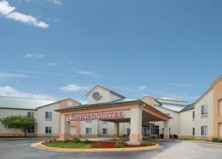 Hotel Comfort Suites Airport