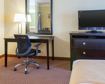 Hotel Quality Inn & Suites