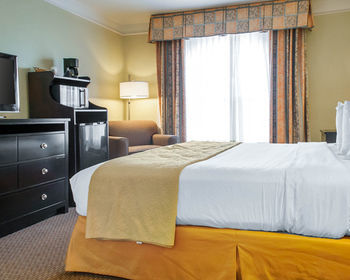 Hotel Quality Inn & Suites