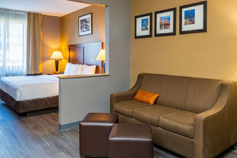 Hotel Comfort Suites
