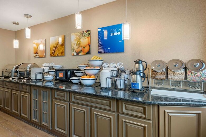 Hotel Comfort Inn South