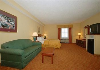 Hotel Comfort Suites Airport