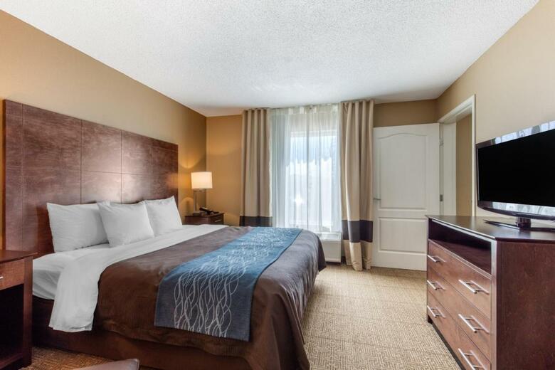 Hotel Comfort Inn & Suites