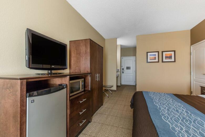 Hotel Comfort Inn & Suites