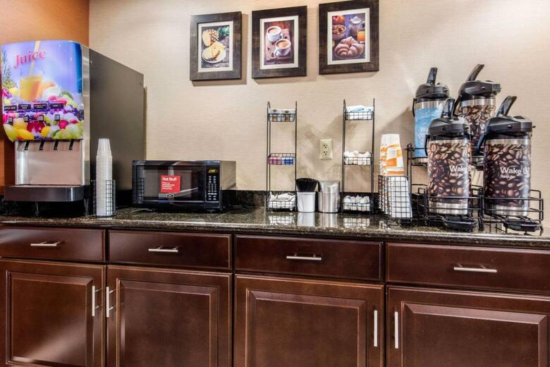 Hotel Comfort Inn & Suites