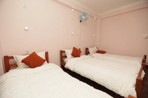 Albergue Famous House