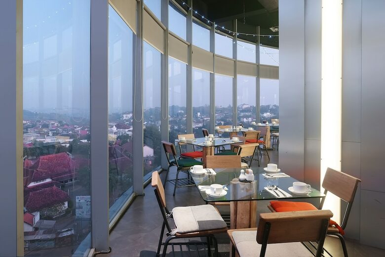 Grand Edge Hotel Semarang