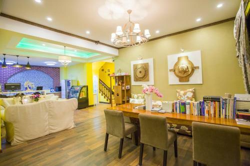 Hotel Oak Inn