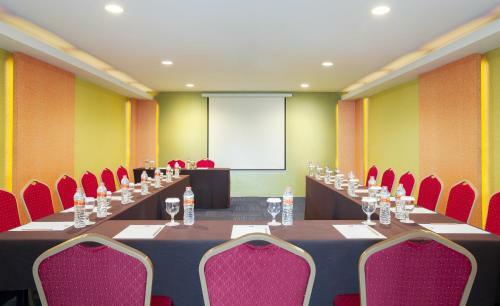Hotel Ibis Budget Semarang Tendean