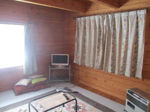 Cottage Mogi Log House