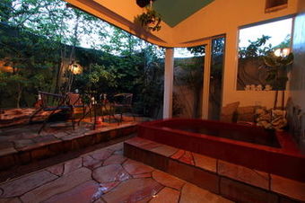 Posada Scotch Court