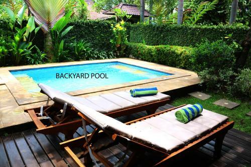 Lovina Beachhouse Villas