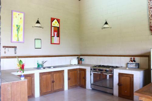 Lovina Beachhouse Villas