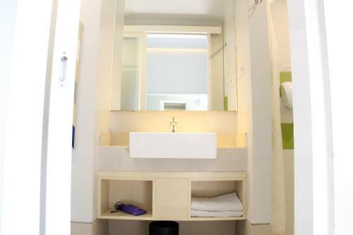 Cleo Hotel Basuki Rahmat