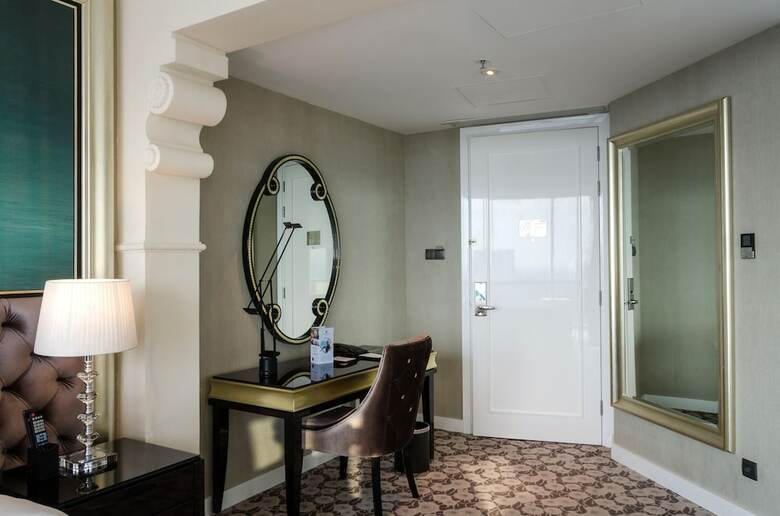 Hotel Ciputra World Surabaya
