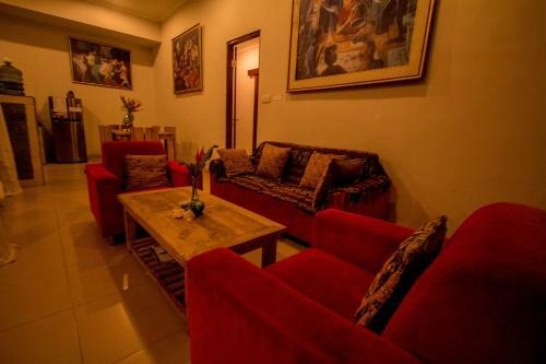 Ratna Villa