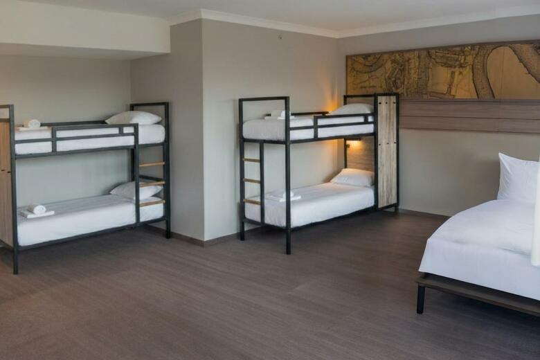 Hotel A&O London Docklands Riverside