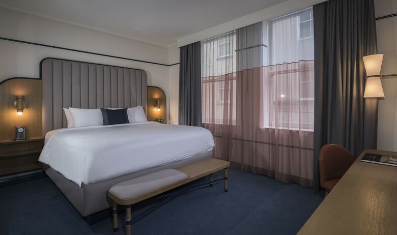 Hu. Hotel